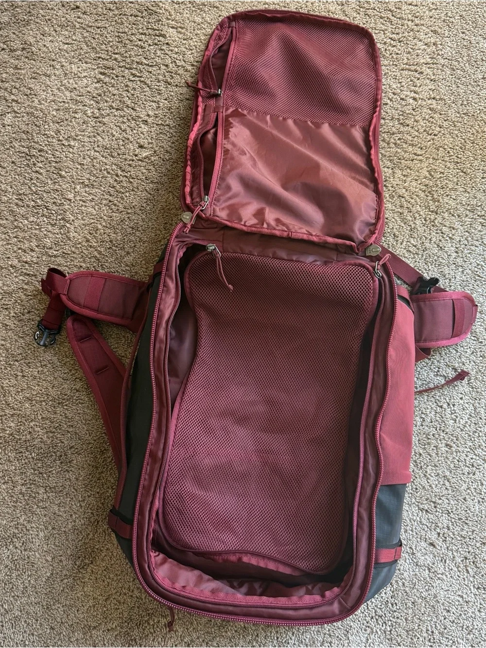Patagonia Black Hole® Mini MLC® Pack 30L -Maroon discontinued color